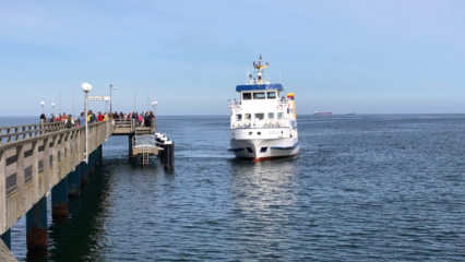 Die Fähre legt in Binz an.