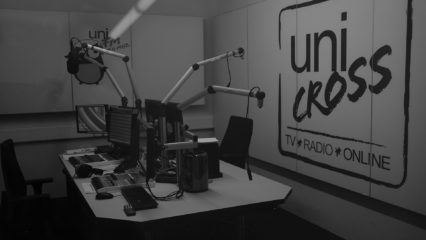 Radiostudio von uniCROSS in Schwarzweiß