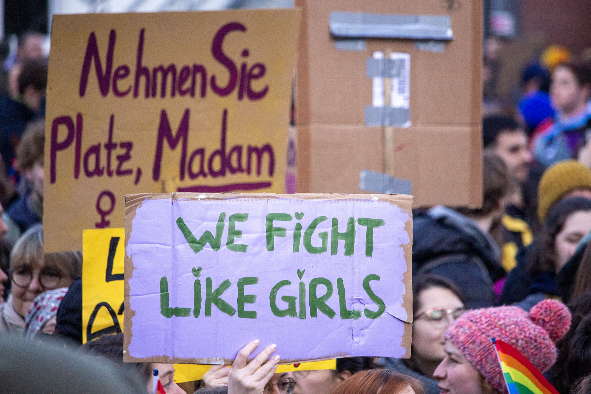 Frauenstreik_Demo_We-fight-like-girls