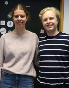 Riccarda und Philipp engagieren sich für das Teddybär-Krankenhauses.