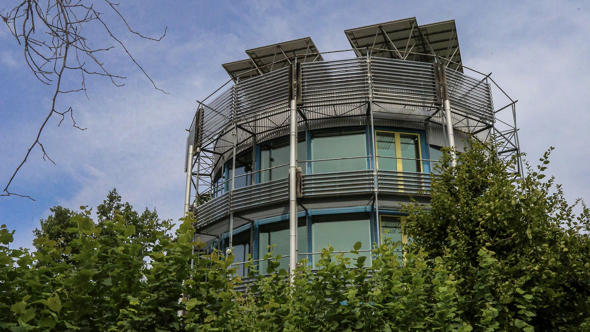 Architektur, die sich dreht: Freiburgs Drehsolarhaus Beitragsbild Architektur, die sich dreht: Freiburgs Drehsolarhaus